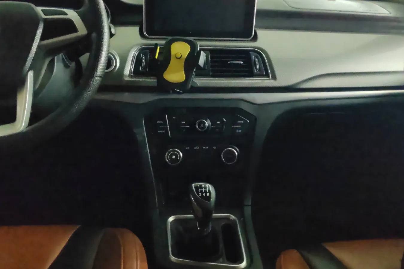 2017 BAIC WeiWang M50F 1.5L 116HP L4 5MT,autocango,china used car exporter,china ev exporter,chinese used car exporter,chinese used ev exporter