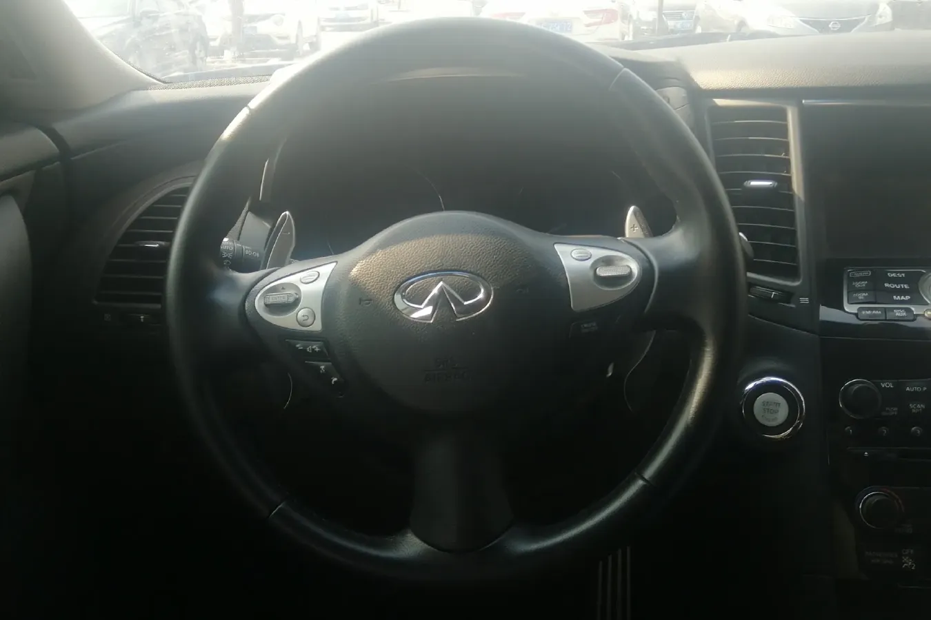 2013 Infiniti QX70 3.7L 351HP V6 7AT,autocango,china used car exporter,china ev exporter,chinese used car exporter,chinese used ev exporter