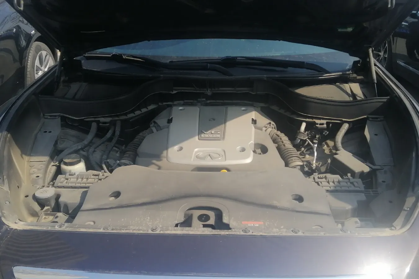 2013 Infiniti QX70 3.7L 351HP V6 7AT,autocango,china used car exporter,china ev exporter,chinese used car exporter,chinese used ev exporter