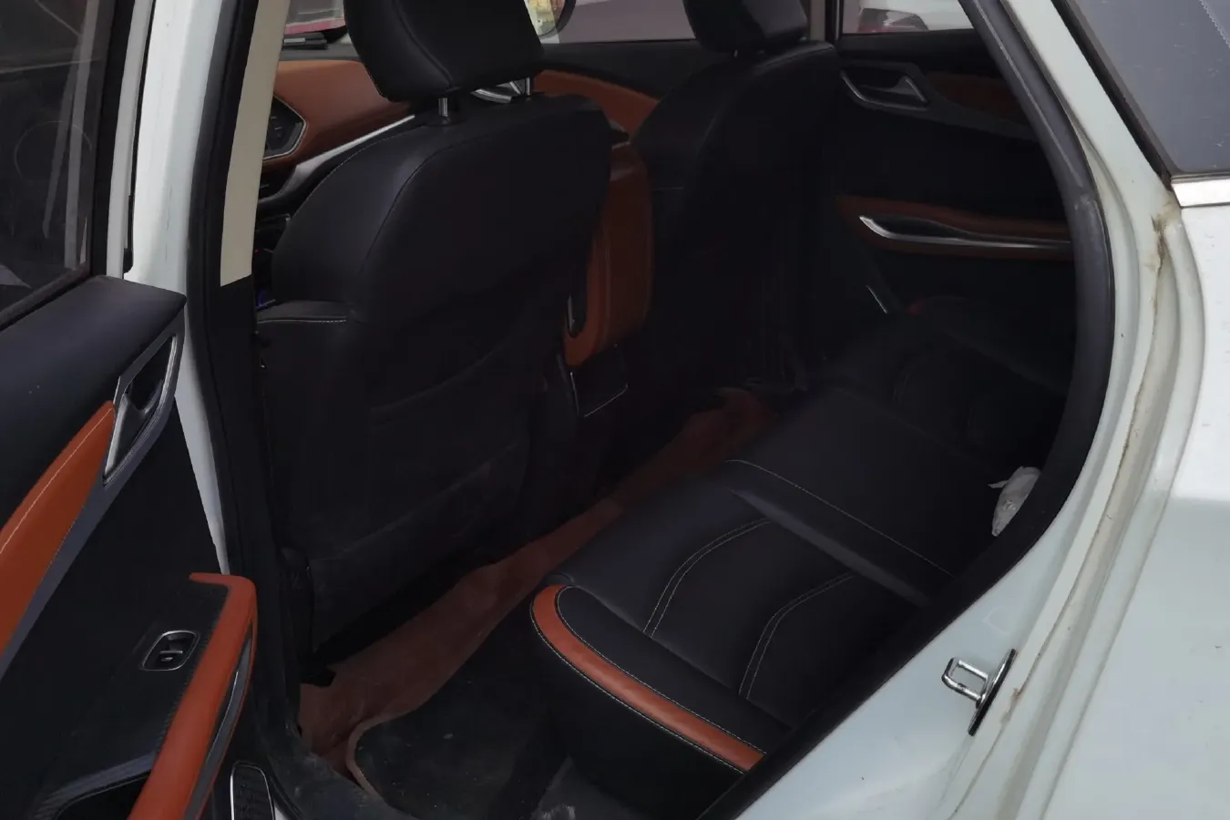 2017 Zotye T300 1.5L 112HP L4 5MT,autocango,china used car exporter,china ev exporter,chinese used car exporter,chinese used ev exporter