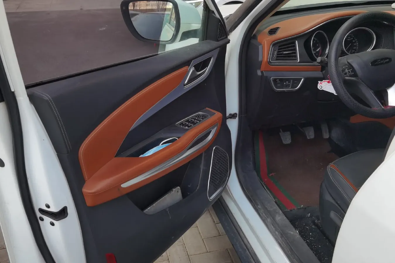 2017 Zotye T300 1.5L 112HP L4 5MT,autocango,china used car exporter,china ev exporter,chinese used car exporter,chinese used ev exporter