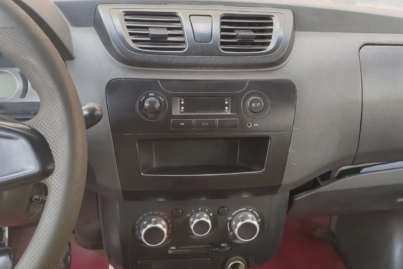 2015 DongFeng DFSK C32 1.5L 117HP L4 5MT,autocango,china used car exporter,china ev exporter,chinese used car exporter,chinese used ev exporter