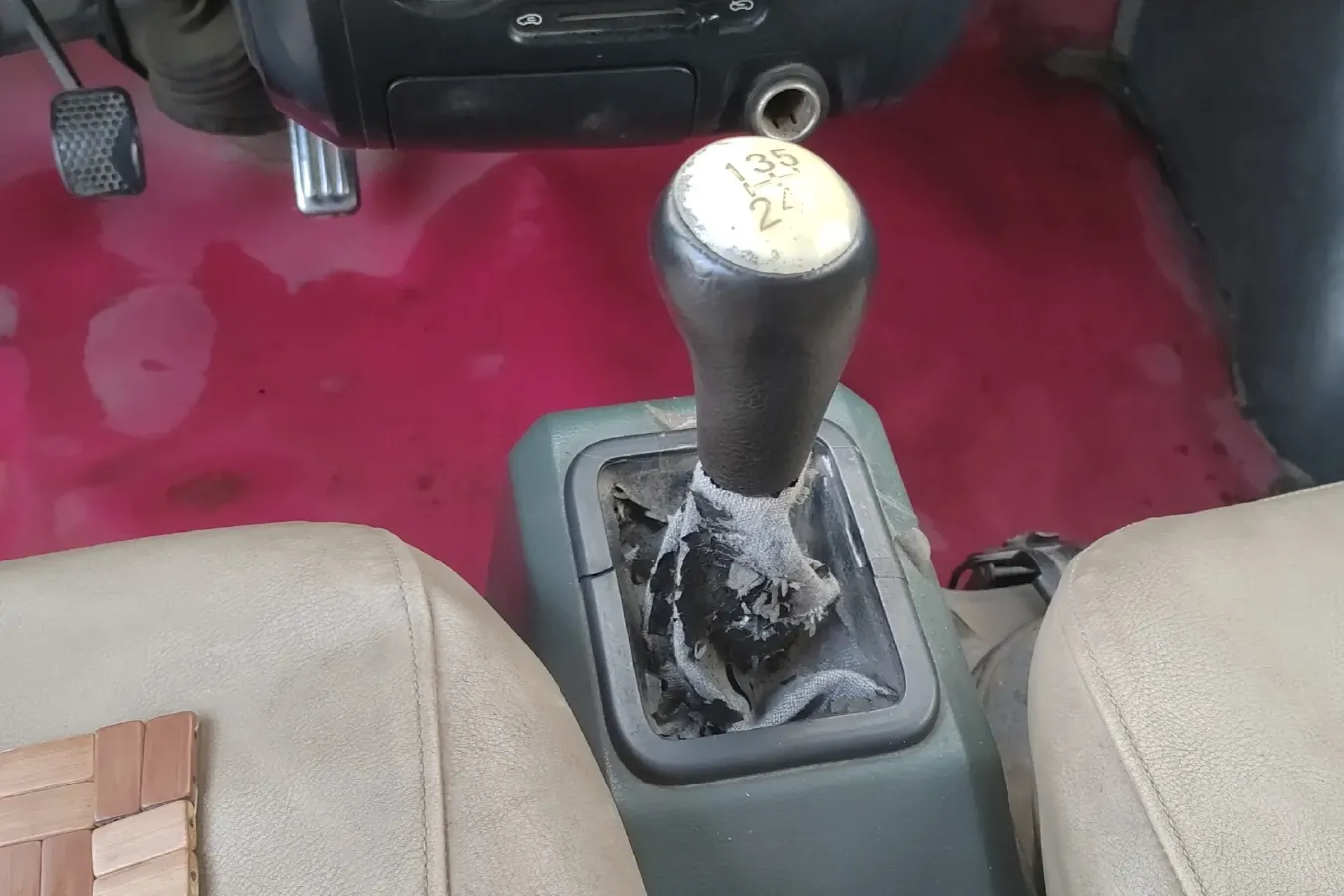 2015 DongFeng DFSK C32 1.5L 117HP L4 5MT,autocango,china used car exporter,china ev exporter,chinese used car exporter,chinese used ev exporter