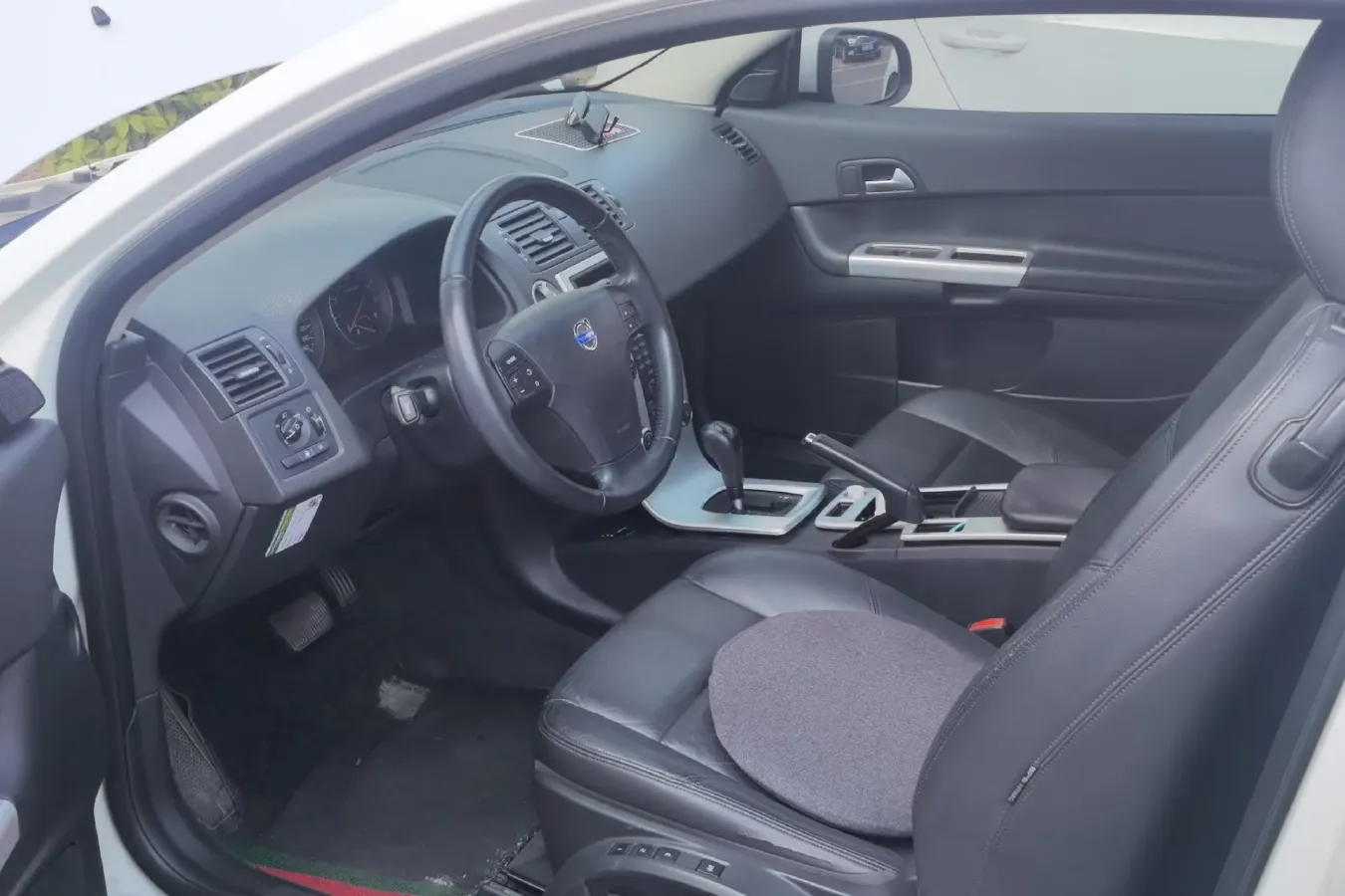 2013 Volvo C30 2.0L 145HP L4 6DCT,autocango,china used car exporter,china ev exporter,chinese used car exporter,chinese used ev exporter