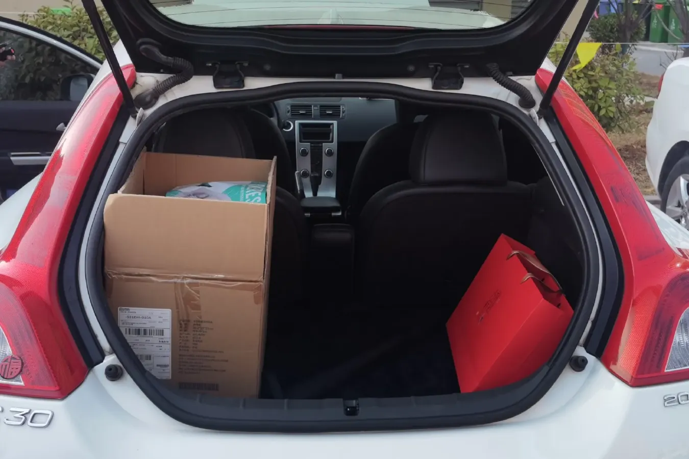 2013 Volvo C30 2.0L 145HP L4 6DCT,autocango,china used car exporter,china ev exporter,chinese used car exporter,chinese used ev exporter