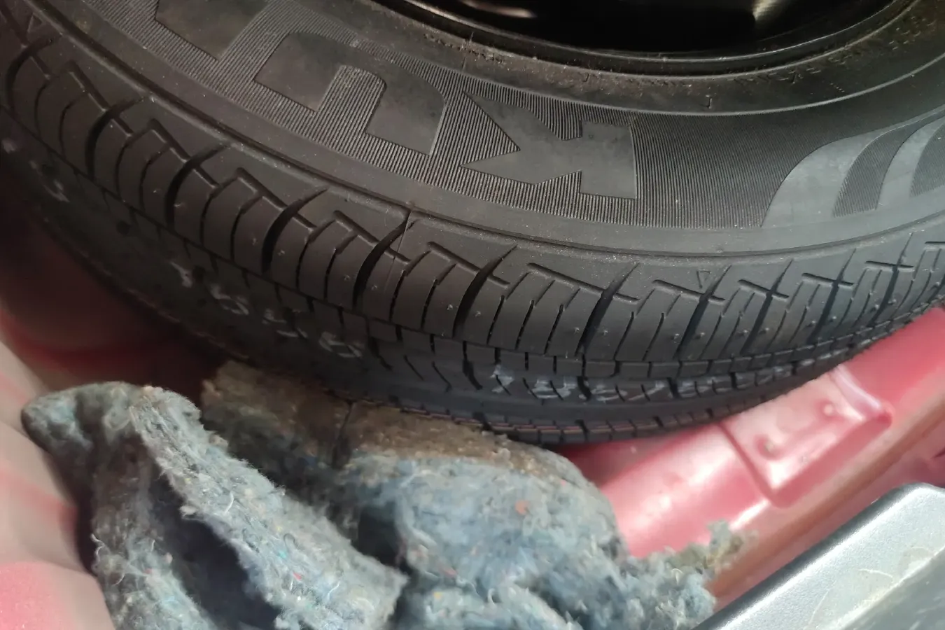 2011 Peugeot 207 1.4L 76HP L4 5MT,autocango,china used car exporter,china ev exporter,chinese used car exporter,chinese used ev exporter