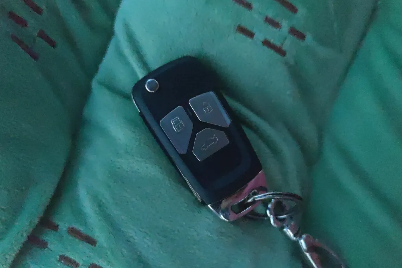 2013 Venucia R50 1.6L 117HP L4 5MT,autocango,china used car exporter,china ev exporter,chinese used car exporter,chinese used ev exporter