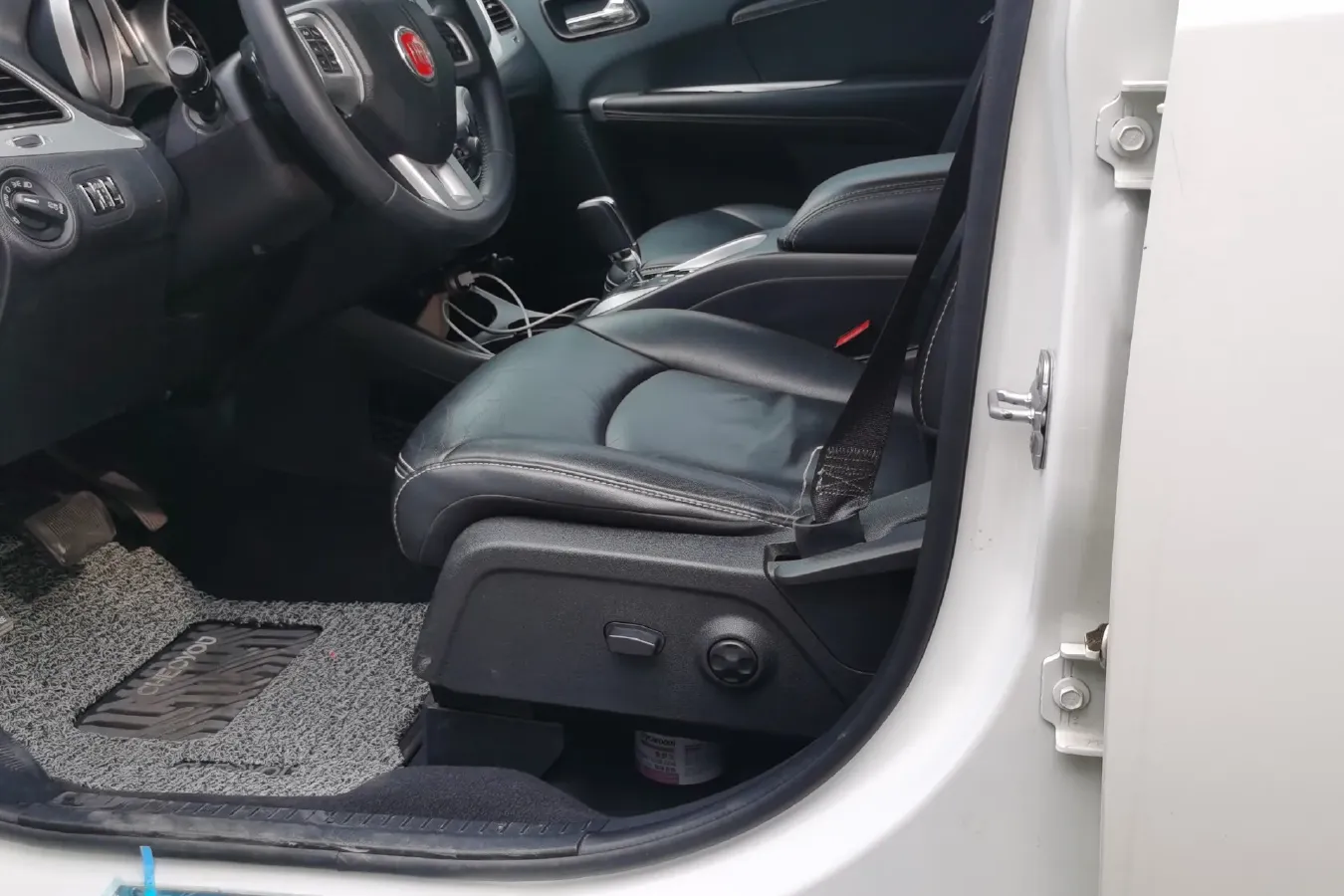 2013 Fiat Freemont 2.4L 170HP L4 6AT,autocango,china used car exporter,china ev exporter,chinese used car exporter,chinese used ev exporter