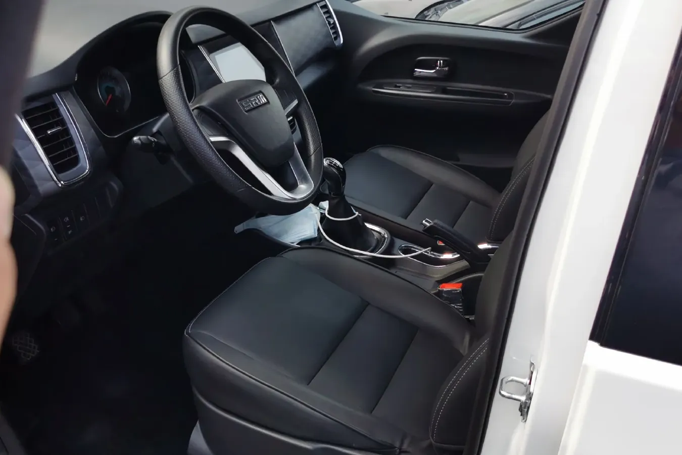 2021 JinBei Golden Sea Lion 2.0L 150HP L4 5MT,autocango,china used car exporter,china ev exporter,chinese used car exporter,chinese used ev exporter