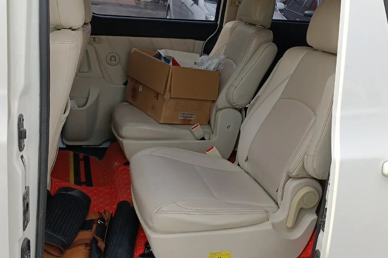 2018 Yema SiPaiKa 1.5L 112HP L4 5MT,autocango,china used car exporter,china ev exporter,chinese used car exporter,chinese used ev exporter