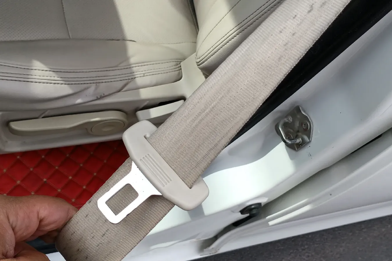 2018 Yema SiPaiKa 1.5L 112HP L4 5MT,autocango,china used car exporter,china ev exporter,chinese used car exporter,chinese used ev exporter