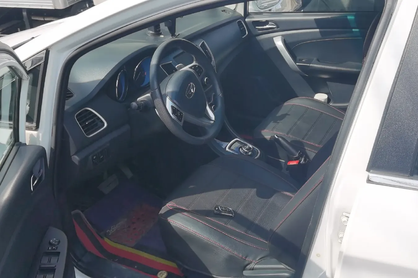 2015 KaiYi C3 1.5L 109HP L4 5AMT,autocango,china used car exporter,china ev exporter,chinese used car exporter,chinese used ev exporter