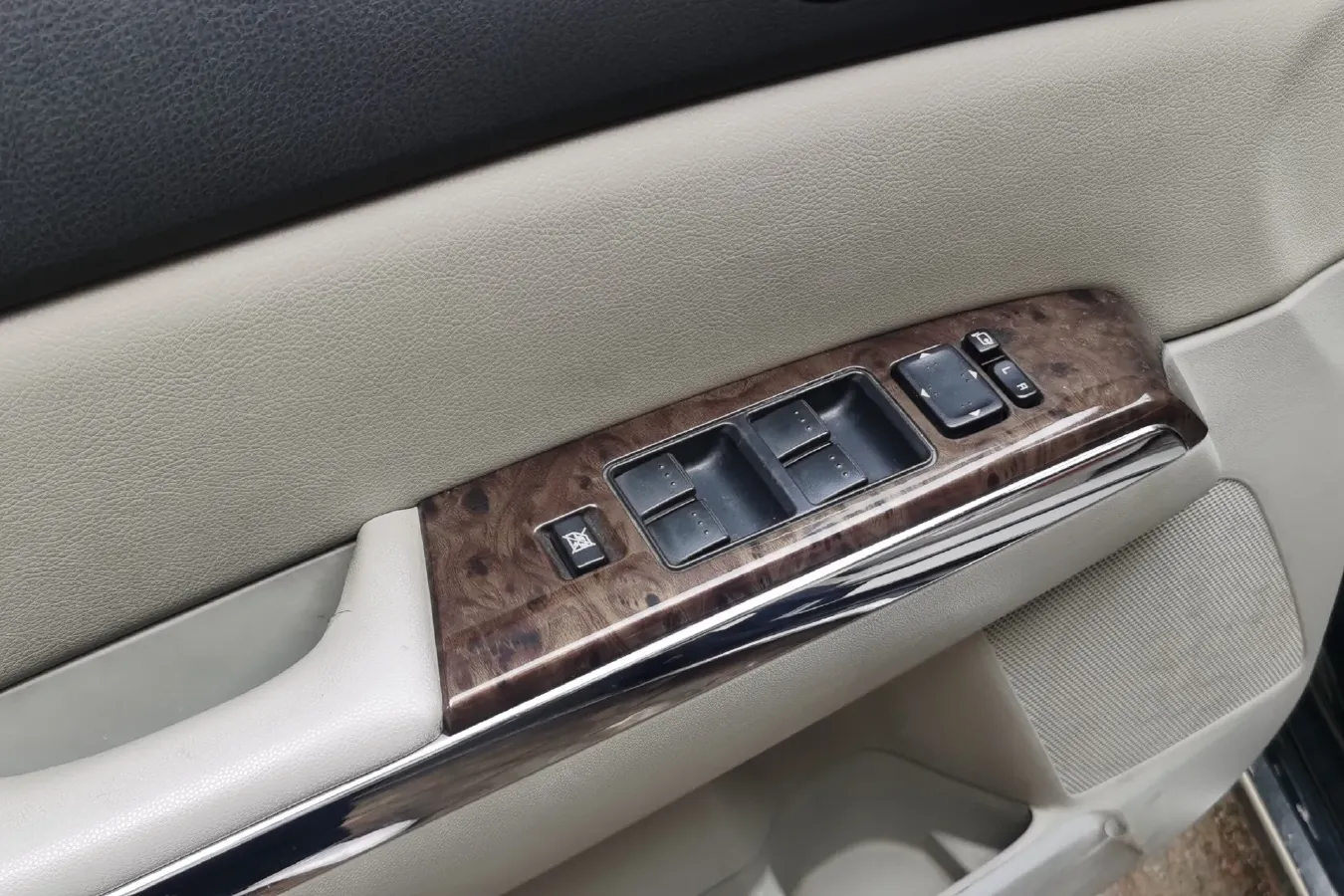 2013 Mazda 8 2.5L 163HP L4 5AT,autocango,china used car exporter,china ev exporter,chinese used car exporter,chinese used ev exporter