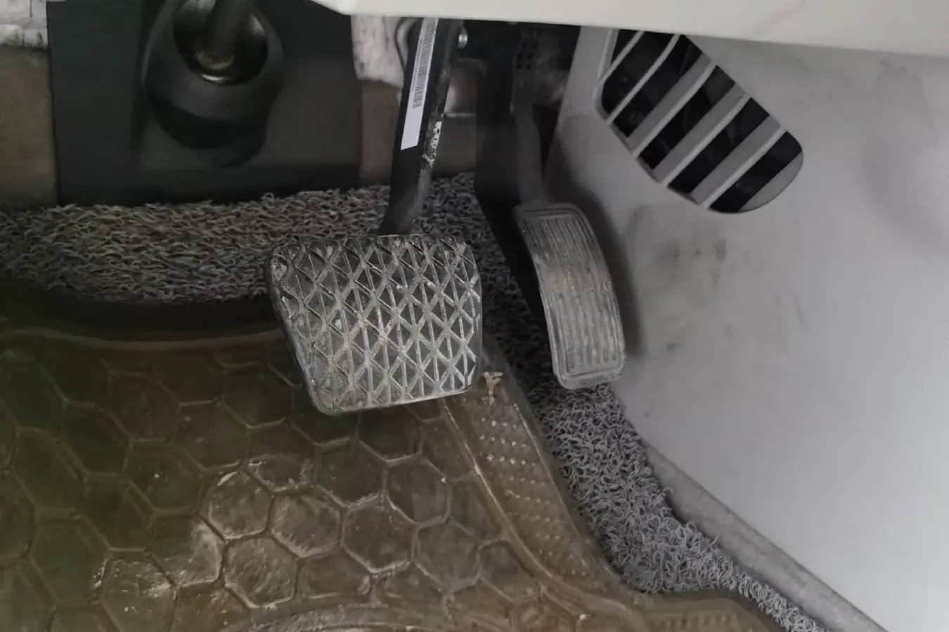 2013 Mazda 8 2.5L 163HP L4 5AT,autocango,china used car exporter,china ev exporter,chinese used car exporter,chinese used ev exporter