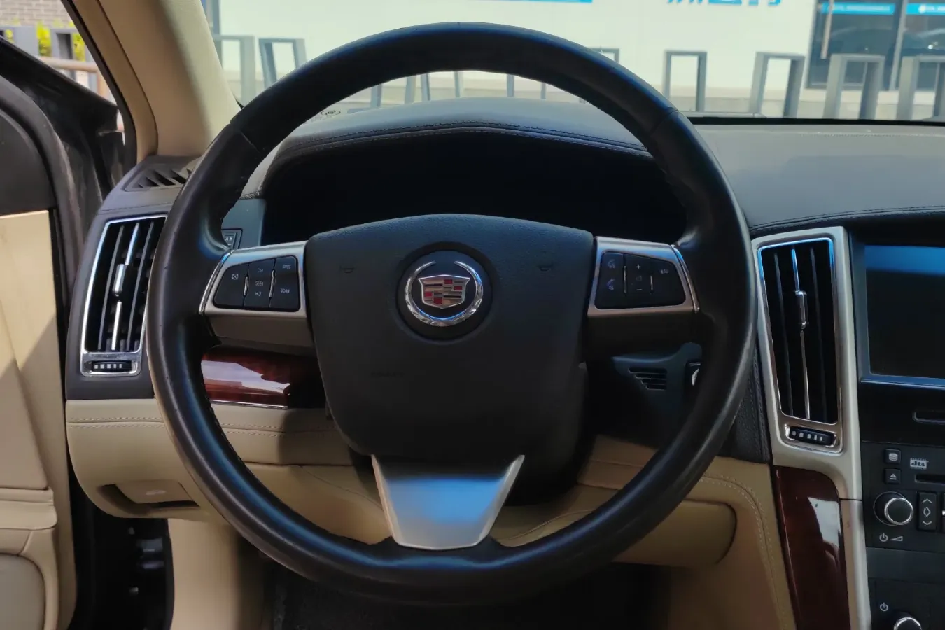 2010 Cadillac SLS 3.0L 272HP V6 6AT,autocango,china used car exporter,china ev exporter,chinese used car exporter,chinese used ev exporter