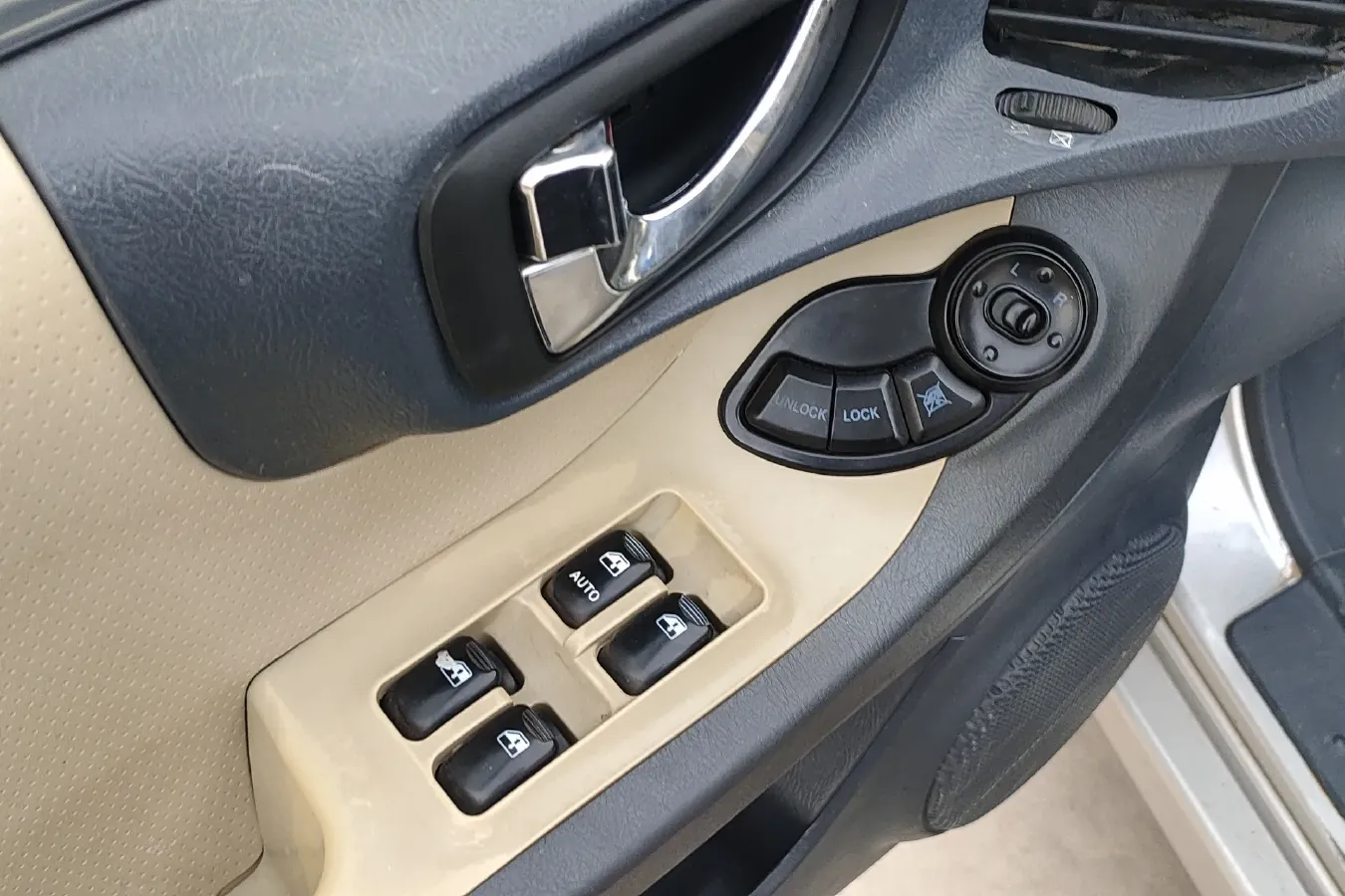 2012 HawTai Santafe Classic 2.0L 136HP L4 5MT,autocango,china used car exporter,china ev exporter,chinese used car exporter,chinese used ev exporter