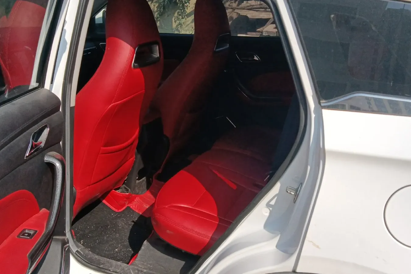 2017 Leopaard CS9 1.5L 113HP L4 5MT,autocango,china used car exporter,china ev exporter,chinese used car exporter,chinese used ev exporter