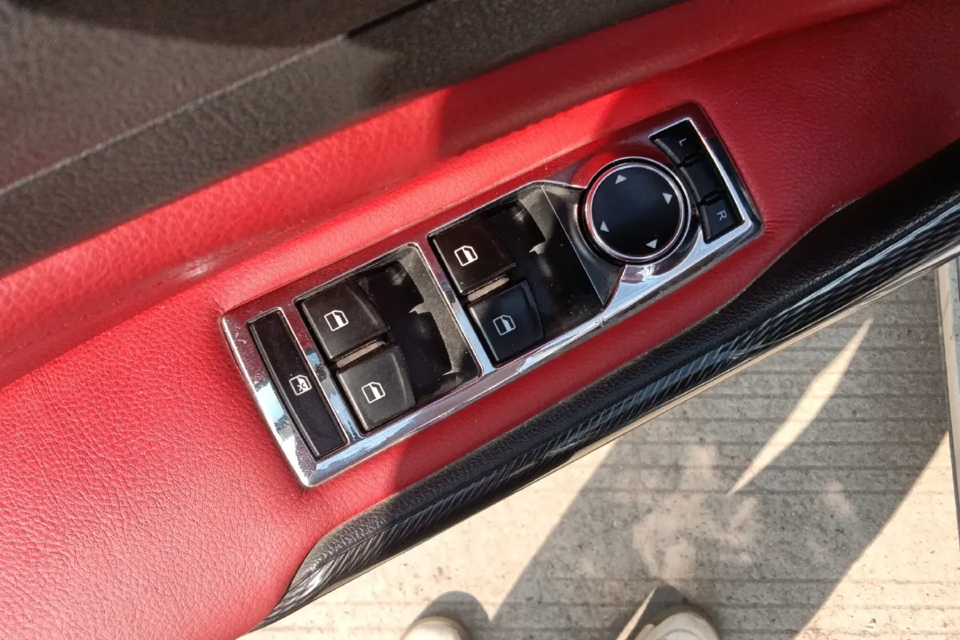 2017 Leopaard CS9 1.5L 113HP L4 5MT,autocango,china used car exporter,china ev exporter,chinese used car exporter,chinese used ev exporter