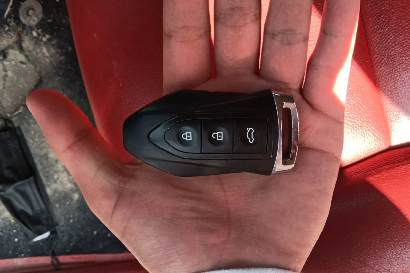 2017 Leopaard CS9 1.5L 113HP L4 5MT,autocango,china used car exporter,china ev exporter,chinese used car exporter,chinese used ev exporter