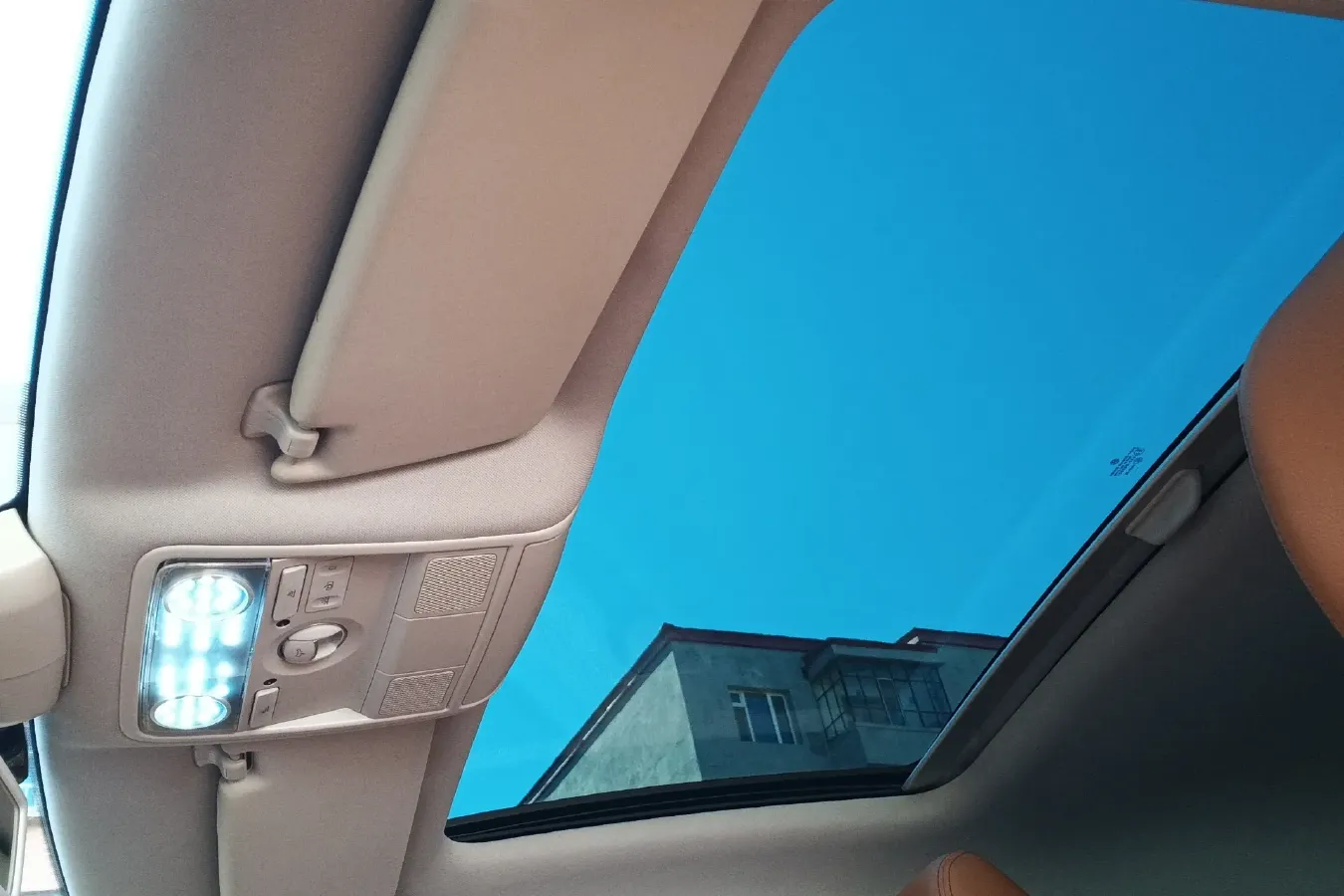 2012 Volkswagen CC 2.0T 200HP L4 6DCT,autocango,china used car exporter,china ev exporter,chinese used car exporter,chinese used ev exporter