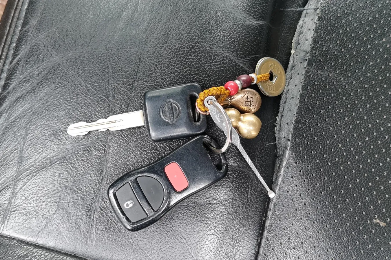 2013 Nissan Paladin 2.4L 150HP L4 5MT,autocango,china used car exporter,china ev exporter,chinese used car exporter,chinese used ev exporter