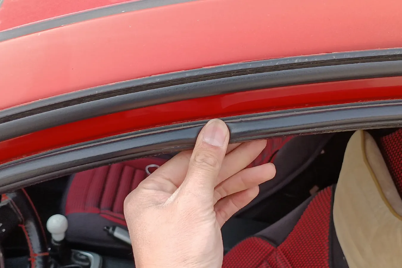 2010 Youngman Lotus L3 1.6L 111HP L4 5MT,autocango,china used car exporter,china ev exporter,chinese used car exporter,chinese used ev exporter