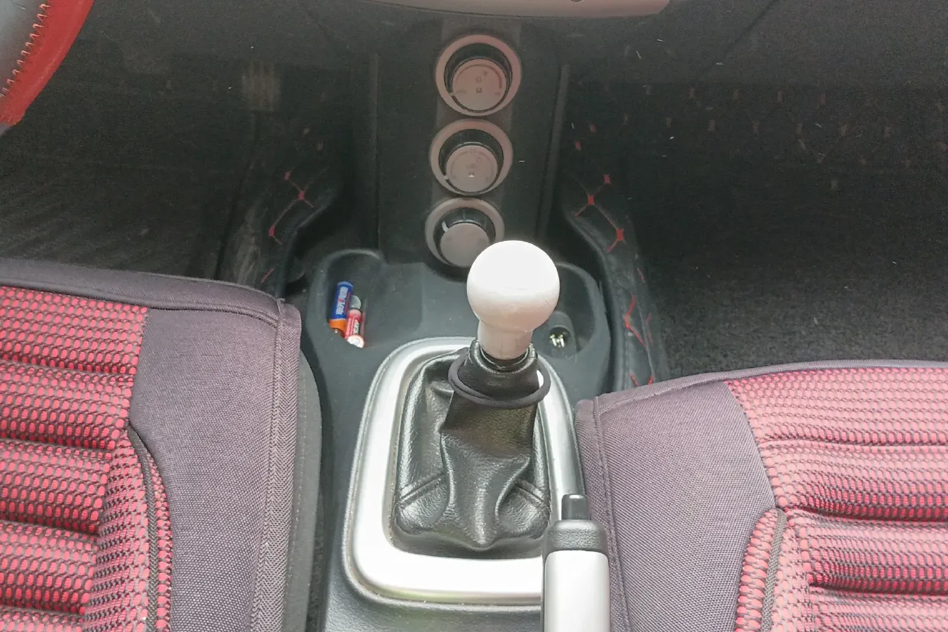 2010 Youngman Lotus L3 1.6L 111HP L4 5MT,autocango,china used car exporter,china ev exporter,chinese used car exporter,chinese used ev exporter