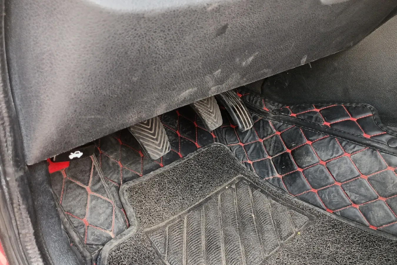 2010 Youngman Lotus L3 1.6L 111HP L4 5MT,autocango,china used car exporter,china ev exporter,chinese used car exporter,chinese used ev exporter