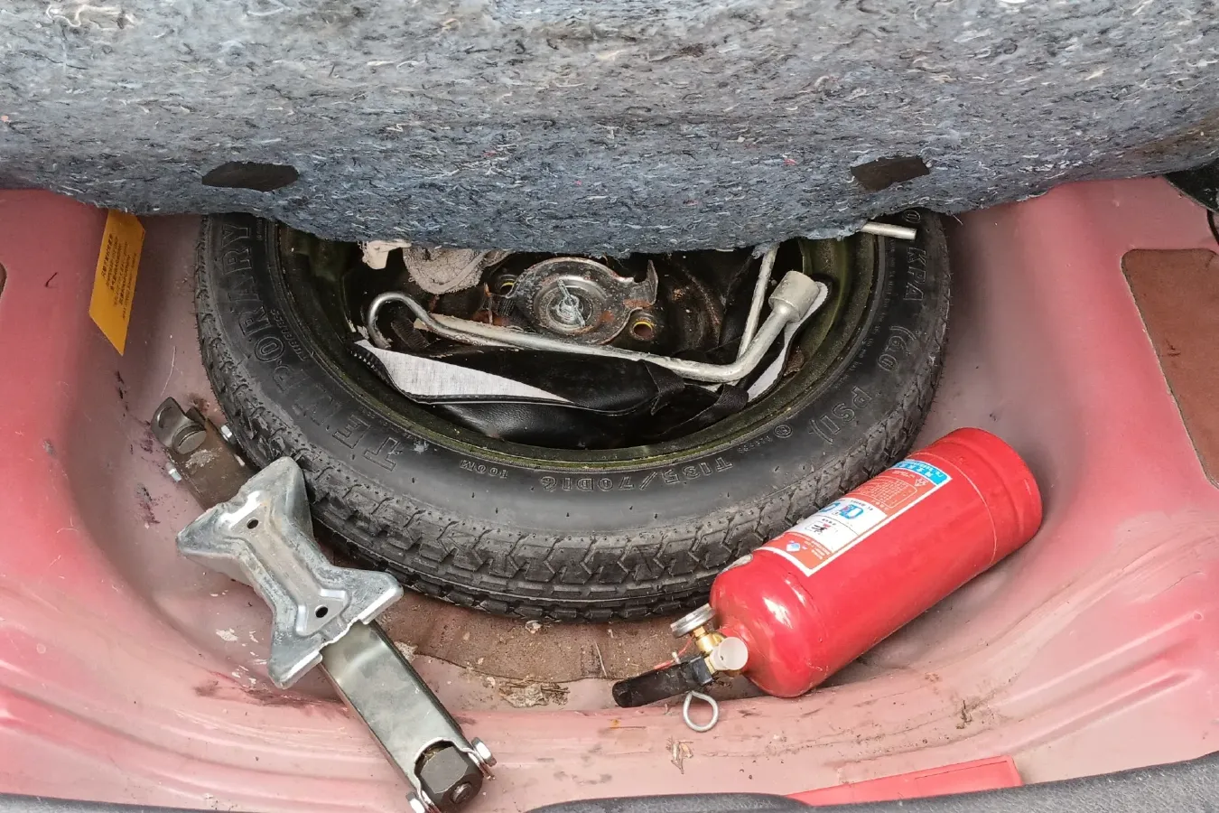 2010 Youngman Lotus L3 1.6L 111HP L4 5MT,autocango,china used car exporter,china ev exporter,chinese used car exporter,chinese used ev exporter