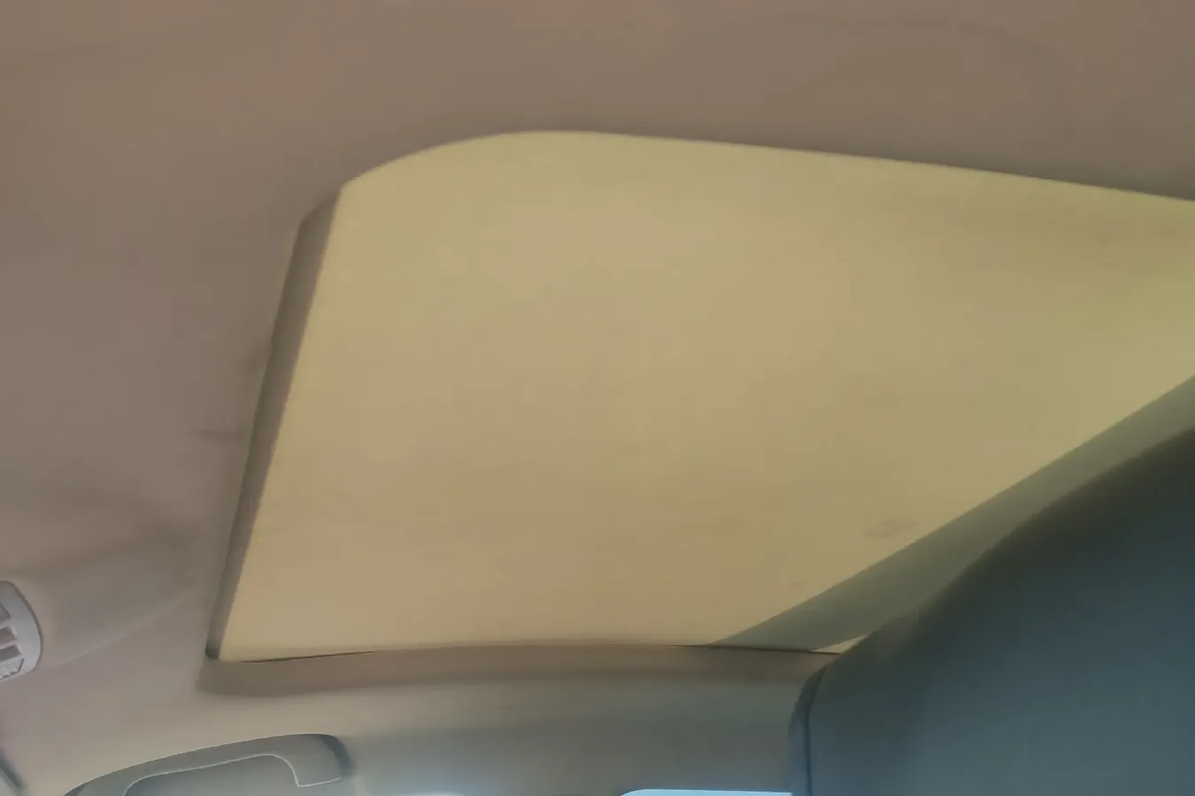 2018 FAW Senia R9 1.2T 143HP L4 5MT,autocango,china used car exporter,china ev exporter,chinese used car exporter,chinese used ev exporter