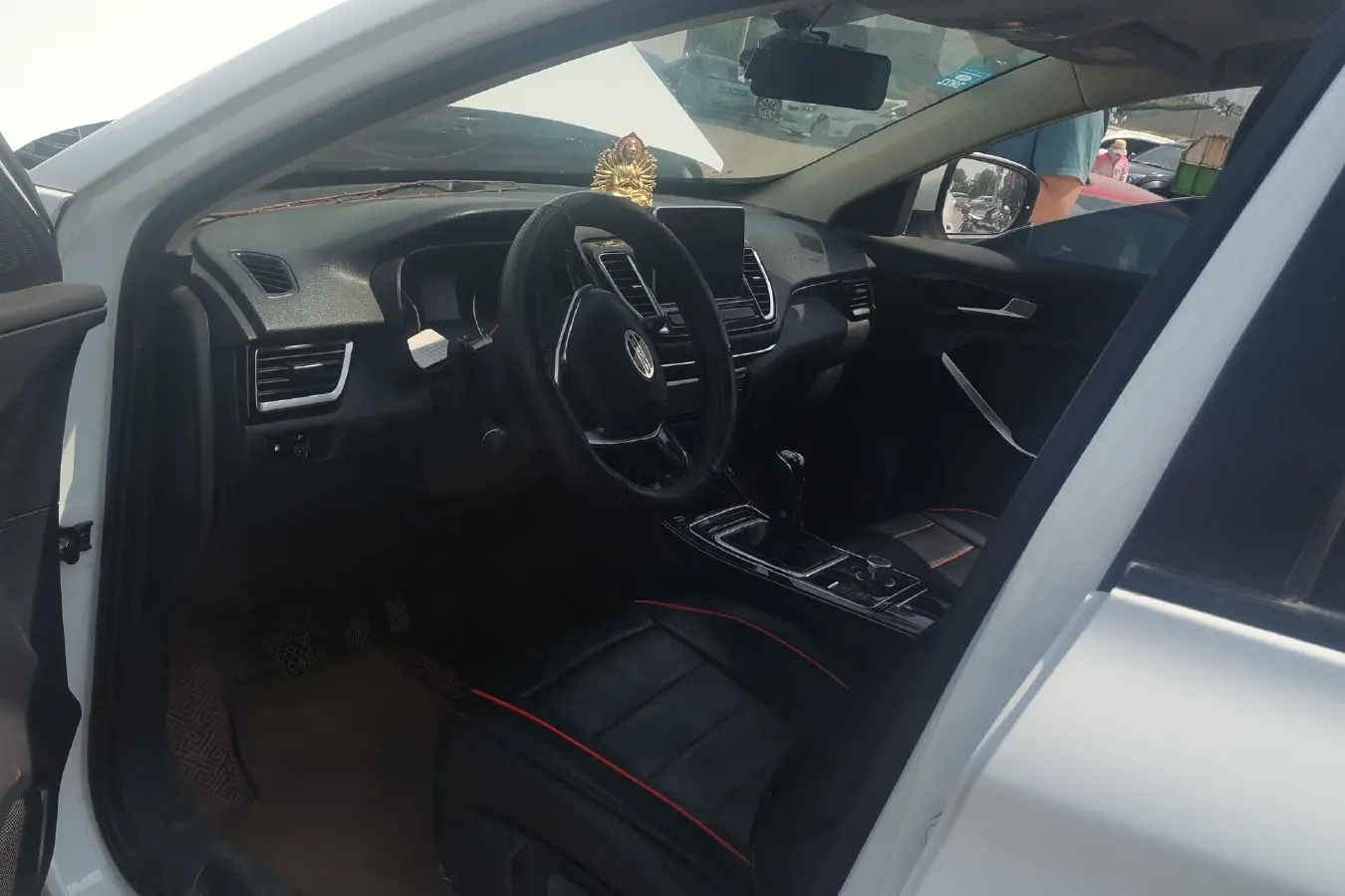 2018 FAW Senia R9 1.2T 143HP L4 5MT,autocango,china used car exporter,china ev exporter,chinese used car exporter,chinese used ev exporter