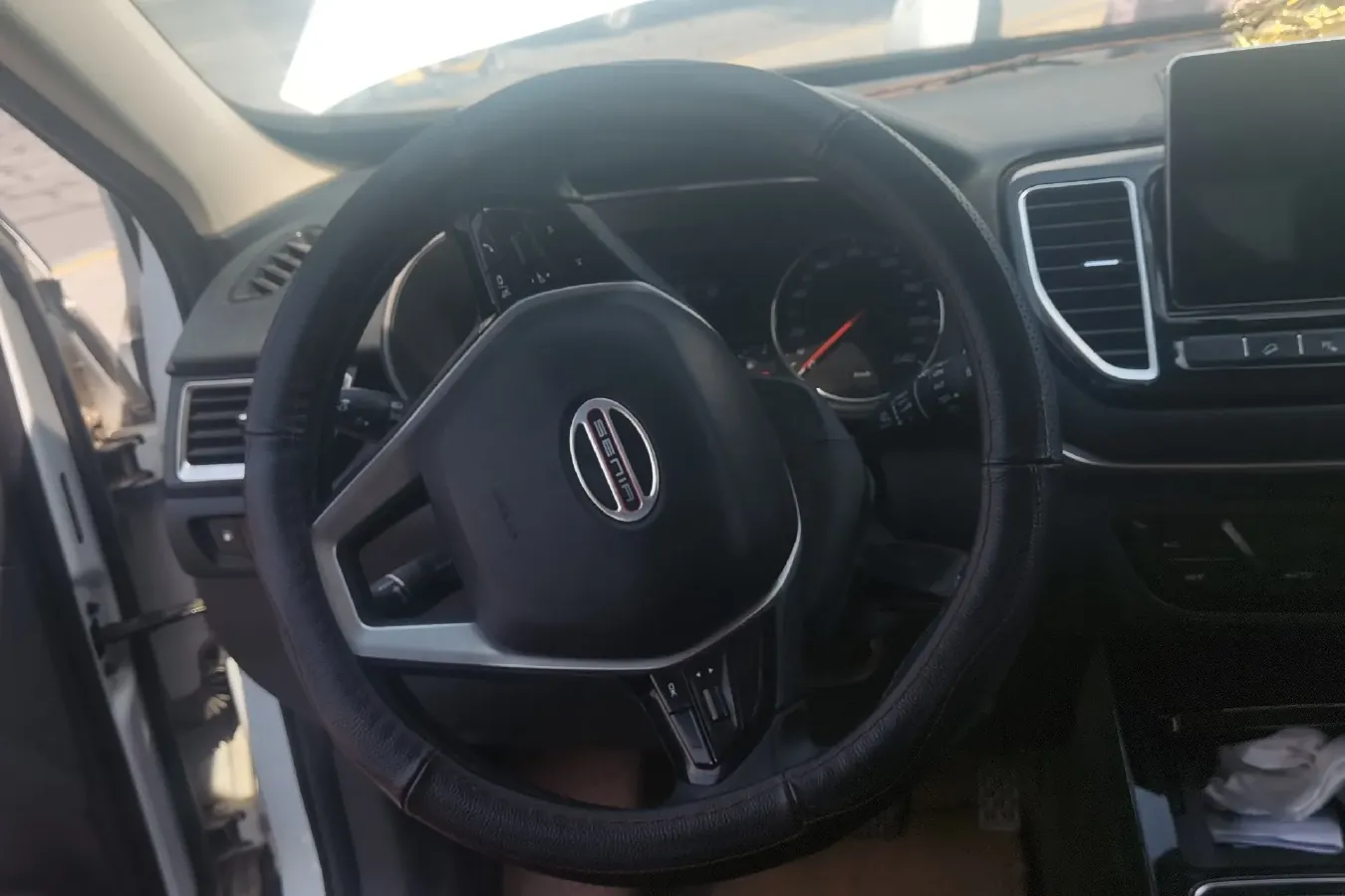 2018 FAW Senia R9 1.2T 143HP L4 5MT,autocango,china used car exporter,china ev exporter,chinese used car exporter,chinese used ev exporter