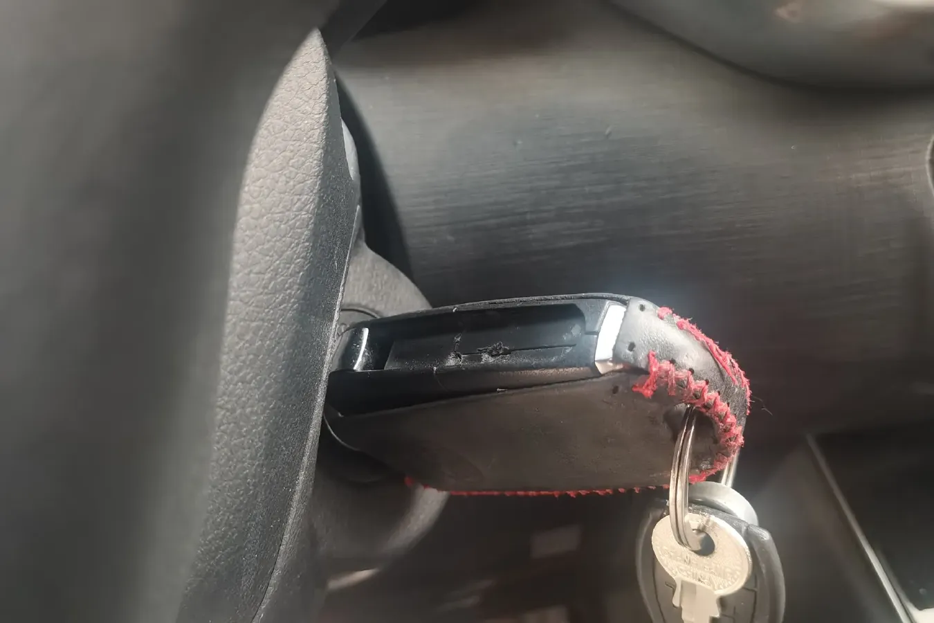 2018 FAW Senia R9 1.2T 143HP L4 5MT,autocango,china used car exporter,china ev exporter,chinese used car exporter,chinese used ev exporter