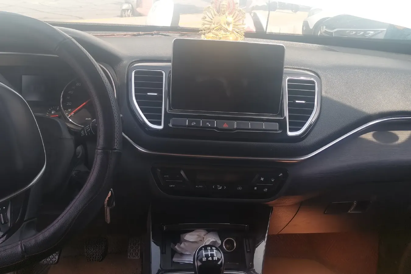 2018 FAW Senia R9 1.2T 143HP L4 5MT,autocango,china used car exporter,china ev exporter,chinese used car exporter,chinese used ev exporter