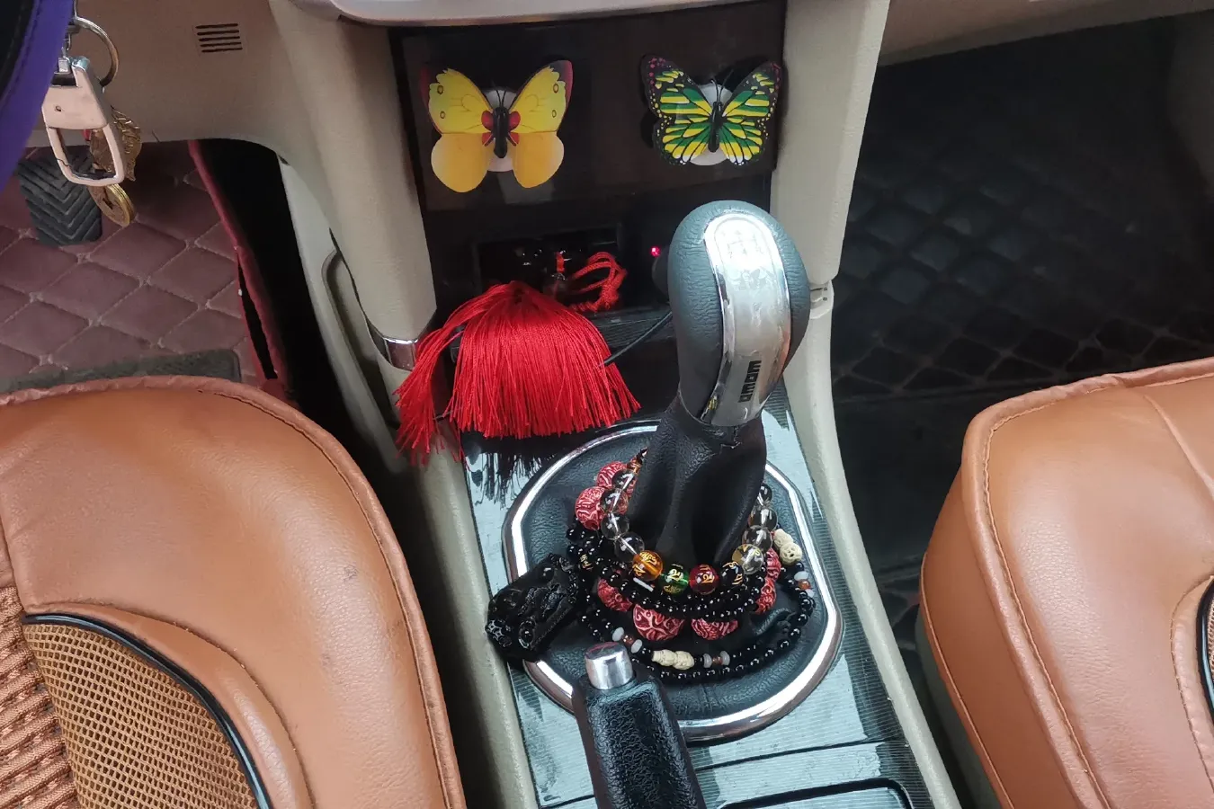 2016 Zotye Z300 1.5L 113HP L4 5MT,autocango,china used car exporter,china ev exporter,chinese used car exporter,chinese used ev exporter