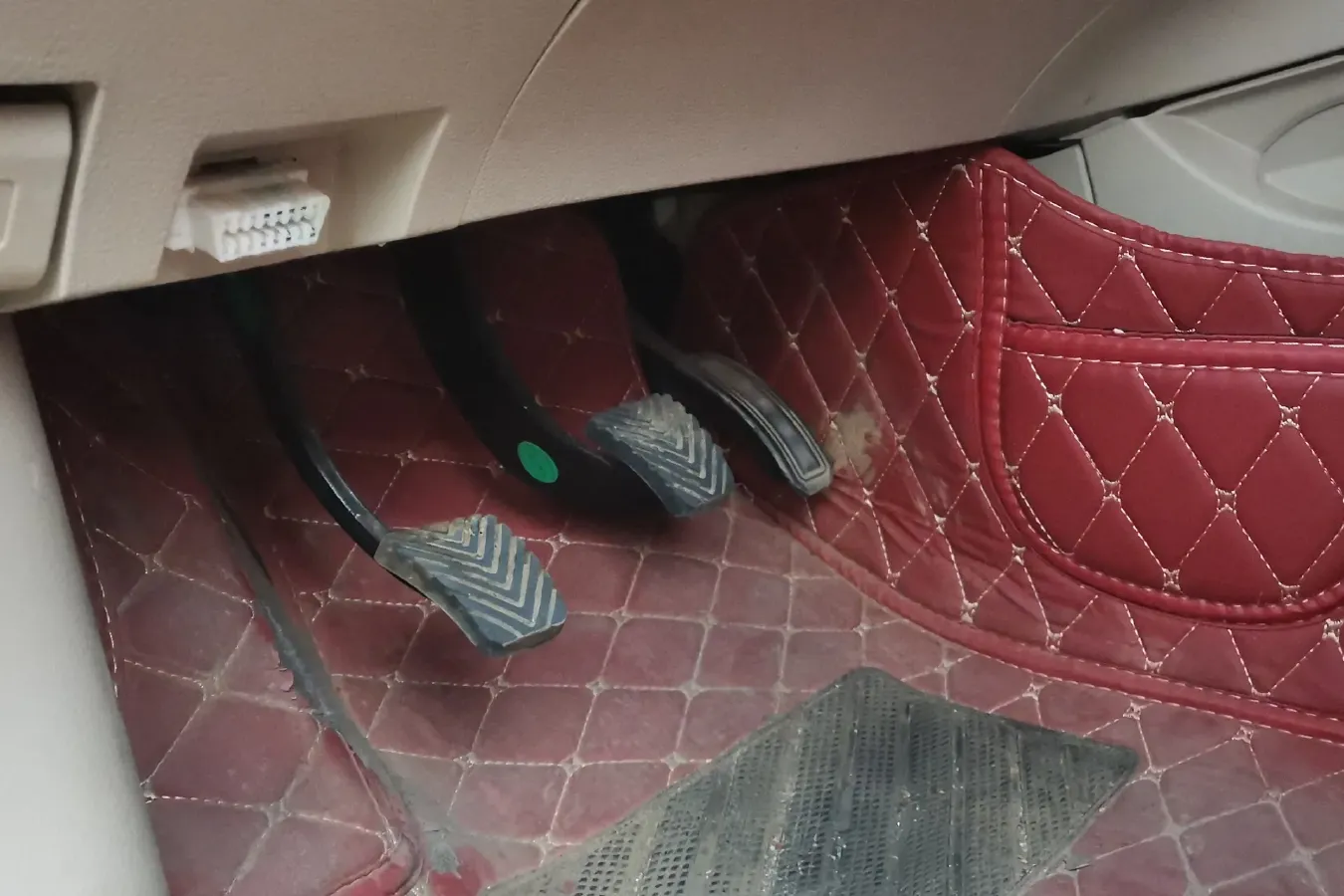 2016 Zotye Z300 1.5L 113HP L4 5MT,autocango,china used car exporter,china ev exporter,chinese used car exporter,chinese used ev exporter