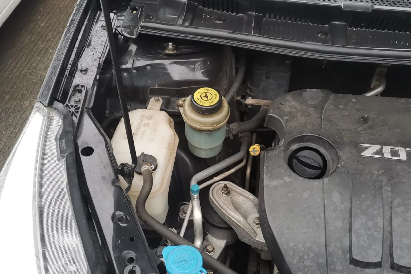 2016 Zotye Z300 1.5L 113HP L4 5MT,autocango,china used car exporter,china ev exporter,chinese used car exporter,chinese used ev exporter