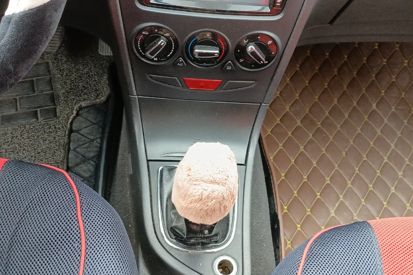 2012 DongFeng Aeolus H30 1.6L 106HP L4 5MT,autocango,china used car exporter,china ev exporter,chinese used car exporter,chinese used ev exporter