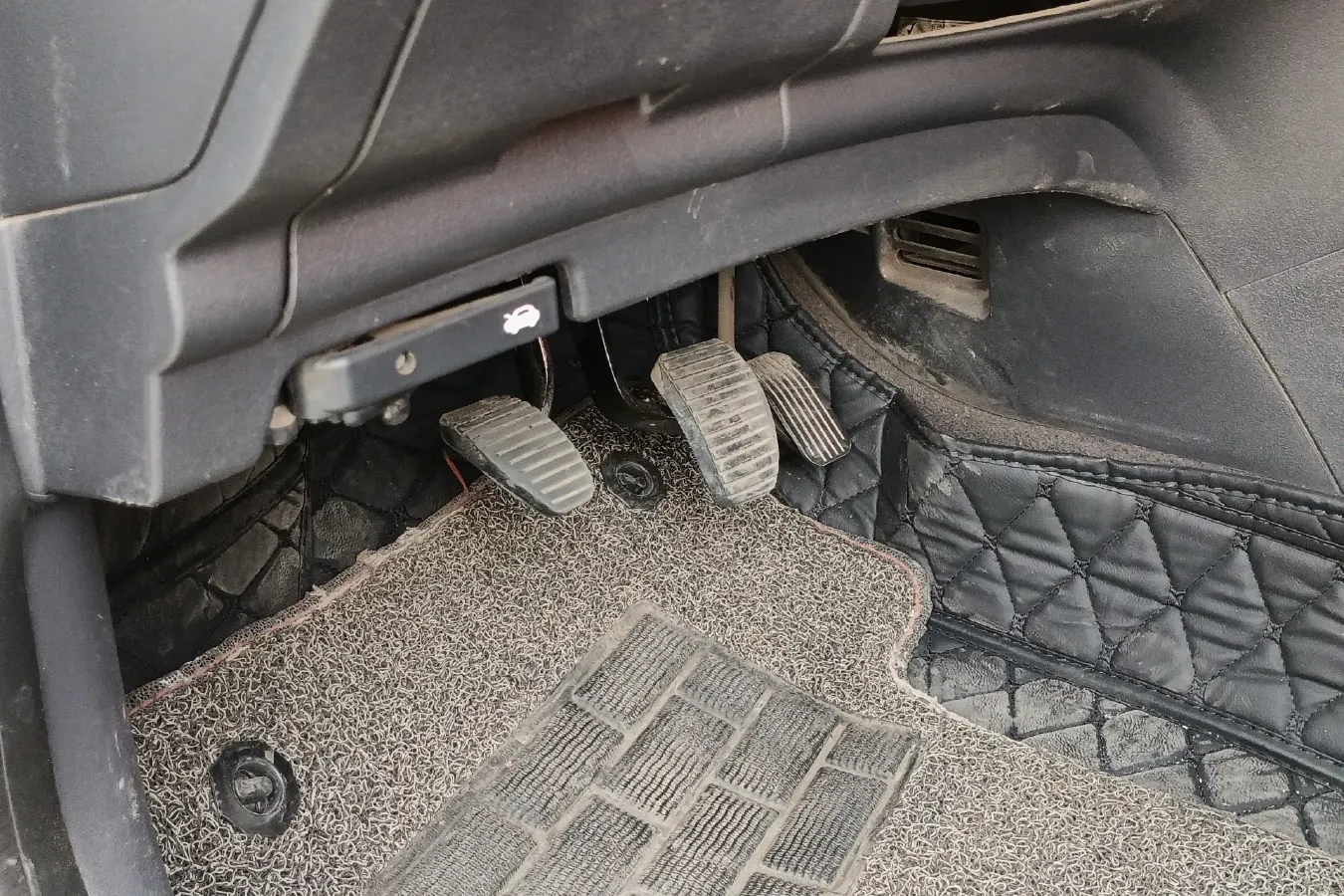 2012 DongFeng Aeolus H30 1.6L 106HP L4 5MT,autocango,china used car exporter,china ev exporter,chinese used car exporter,chinese used ev exporter