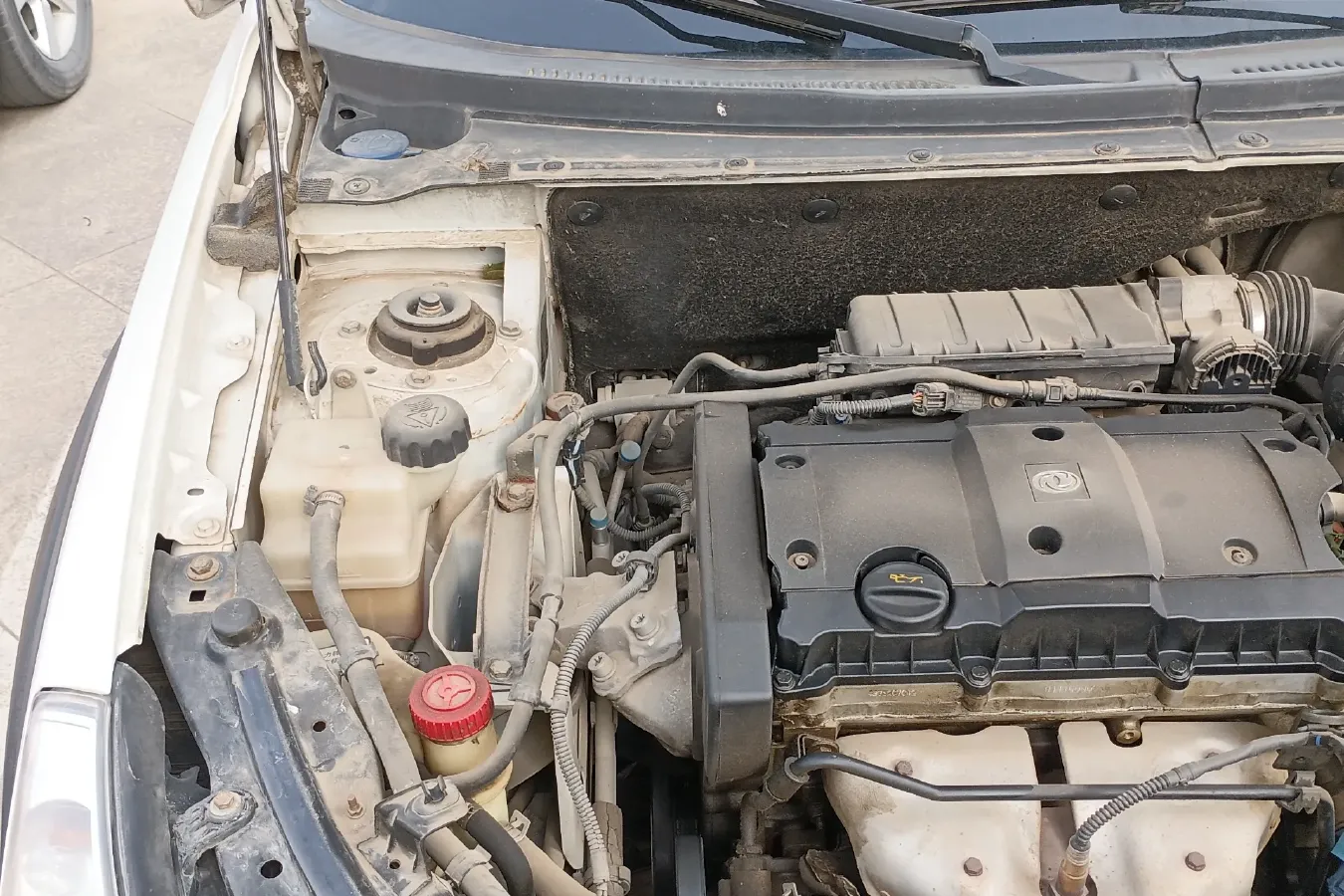 2012 DongFeng Aeolus H30 1.6L 106HP L4 5MT,autocango,china used car exporter,china ev exporter,chinese used car exporter,chinese used ev exporter