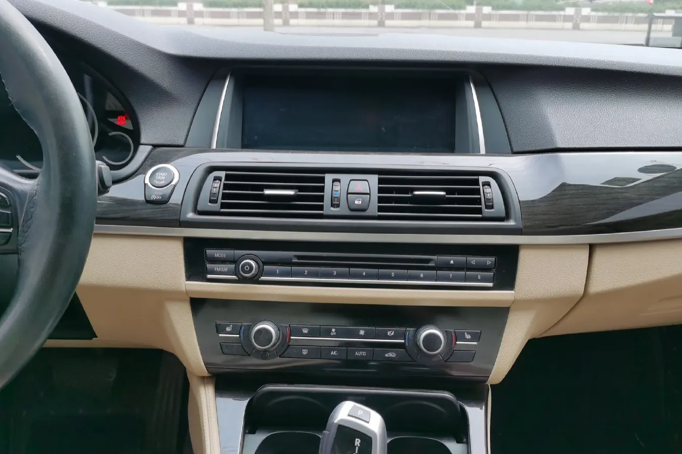 2014 BMW 5 Series 2.0T 218HP L4 8AT,autocango,china used car exporter,china ev exporter,chinese used car exporter,chinese used ev exporter