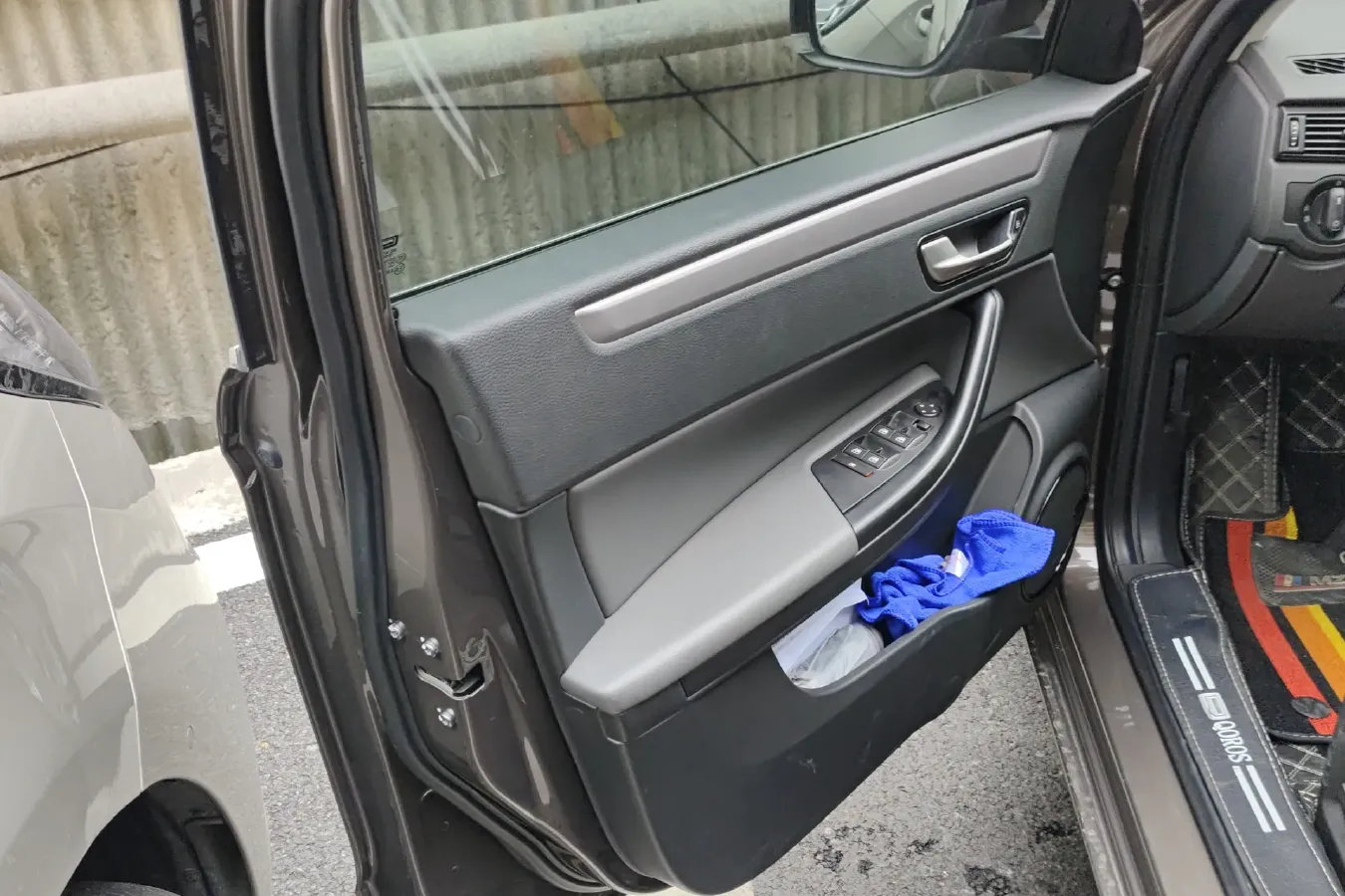 2014 Qoros 3 1.6L 126HP L4 6DCT,autocango,china used car exporter,china ev exporter,chinese used car exporter,chinese used ev exporter