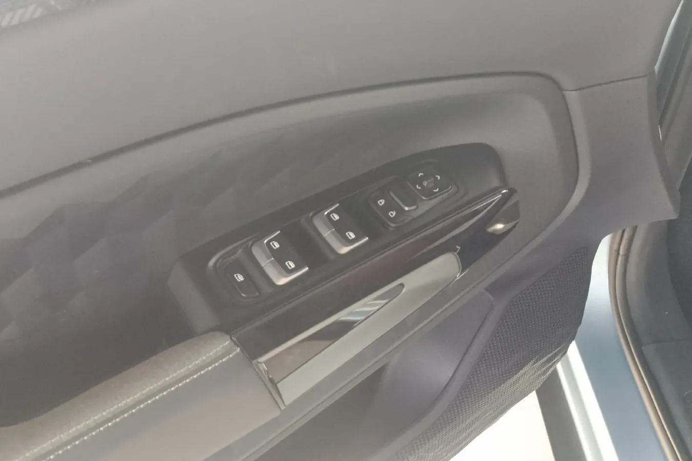 2019 BaoJun RM-5 1.5L 99HP L4 CVT,autocango,china used car exporter,china ev exporter,chinese used car exporter,chinese used ev exporter