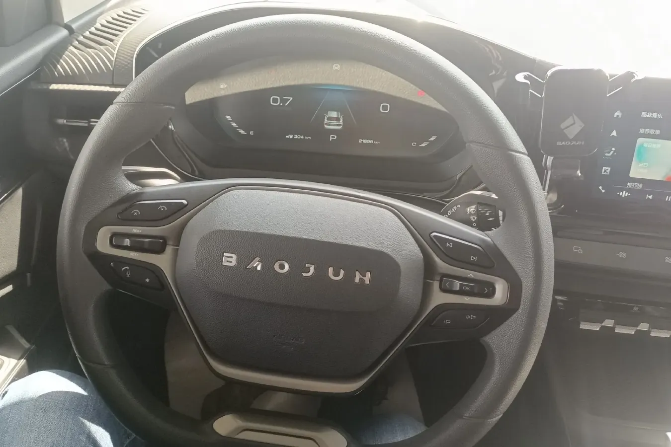 2019 BaoJun RM-5 1.5L 99HP L4 CVT,autocango,china used car exporter,china ev exporter,chinese used car exporter,chinese used ev exporter