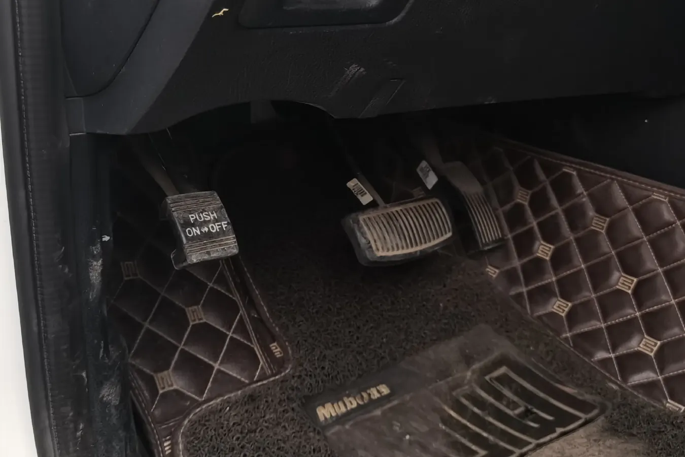 2013 Kia Borrego 3.8L 274HP V6 5AT,autocango,china used car exporter,china ev exporter,chinese used car exporter,chinese used ev exporter