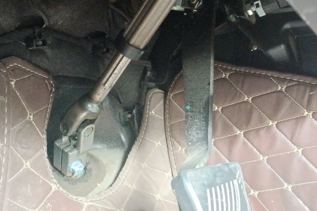 2019 HaiMa 8S 1.6T 195HP L4 6AT,autocango,china used car exporter,china ev exporter,chinese used car exporter,chinese used ev exporter