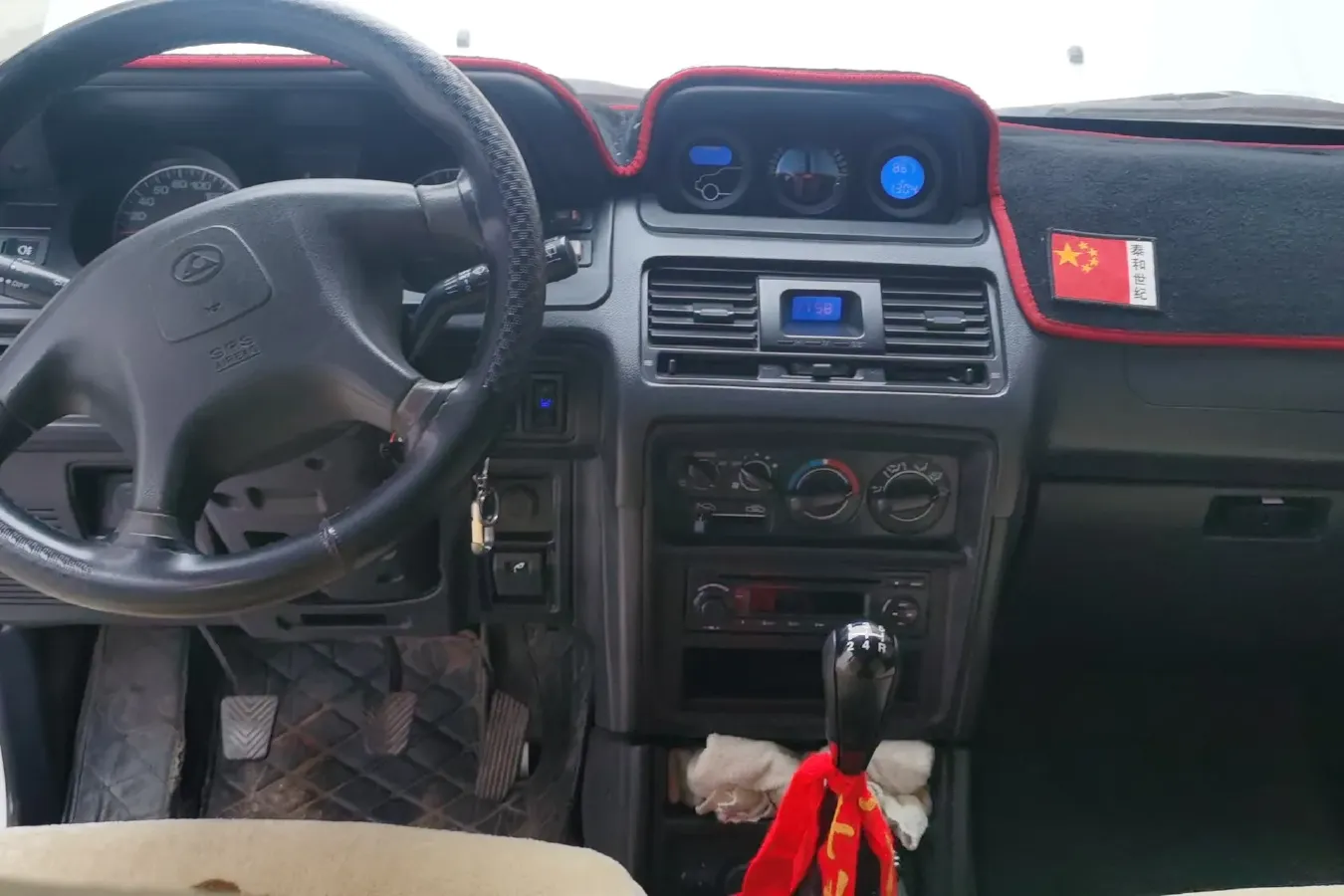 2013 Leopaard Black King Kong 2.2L 129HP L4 5MT,autocango,china used car exporter,china ev exporter,chinese used car exporter,chinese used ev exporter