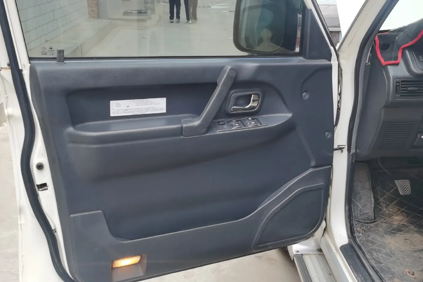 2013 Leopaard Black King Kong 2.2L 129HP L4 5MT,autocango,china used car exporter,china ev exporter,chinese used car exporter,chinese used ev exporter