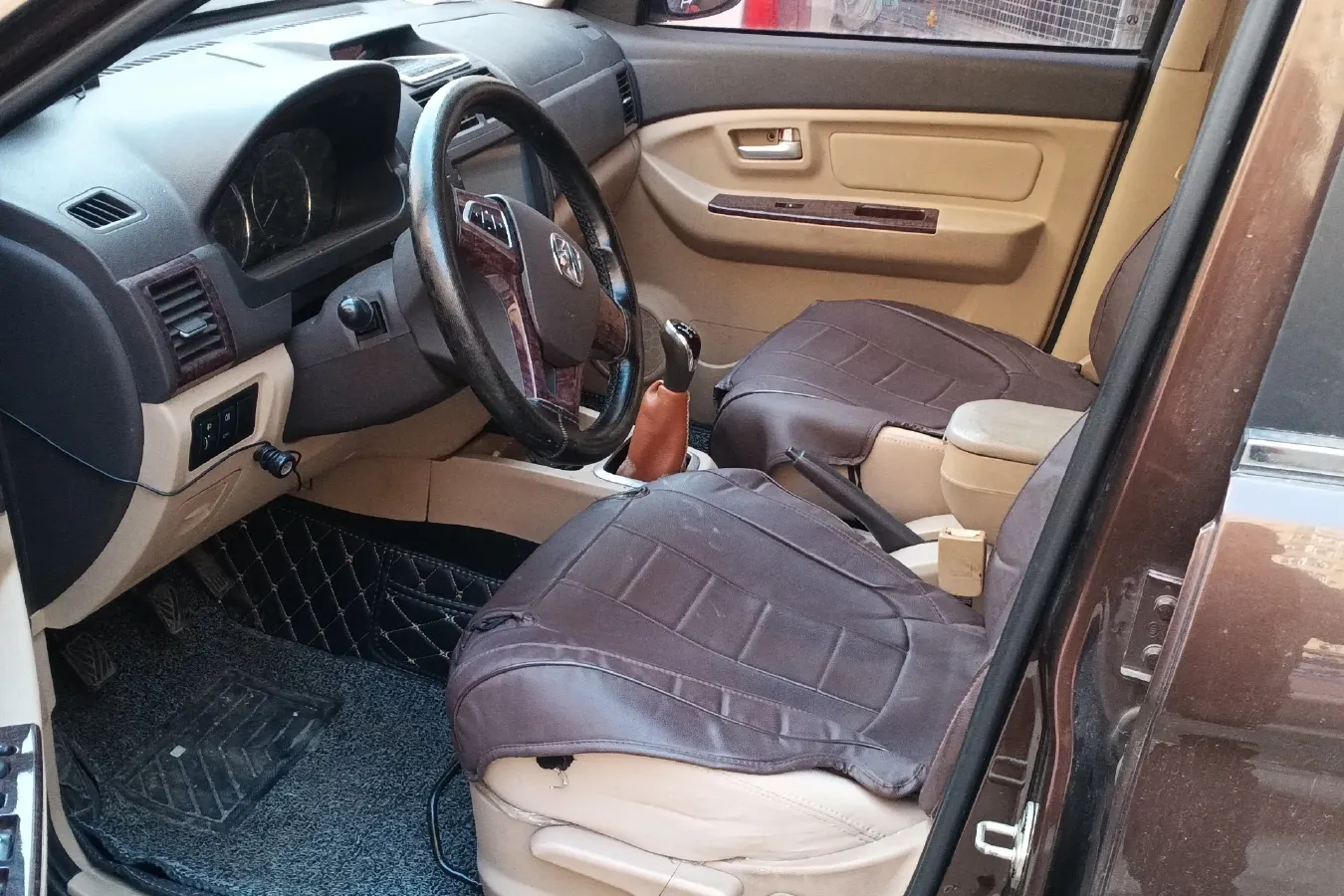 2015 BAIC WeiWang M30 1.5L 116HP L4 5MT,autocango,china used car exporter,china ev exporter,chinese used car exporter,chinese used ev exporter