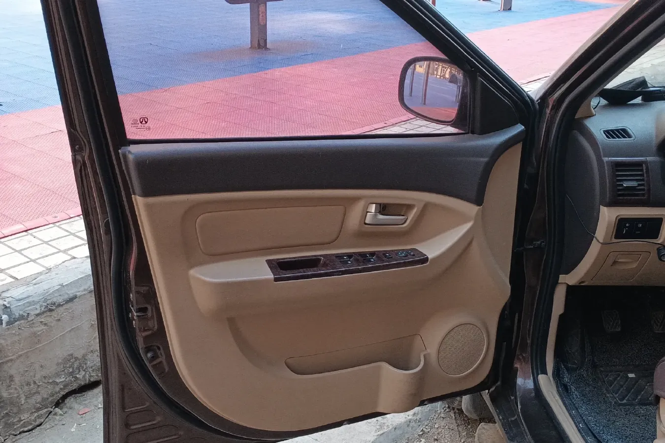 2015 BAIC WeiWang M30 1.5L 116HP L4 5MT,autocango,china used car exporter,china ev exporter,chinese used car exporter,chinese used ev exporter